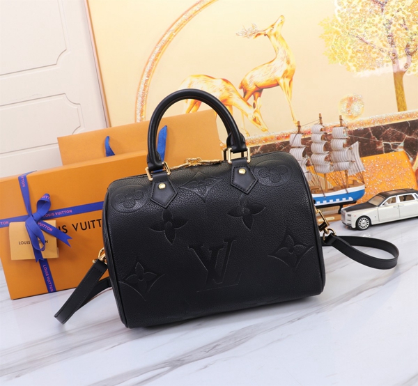 ルイヴィトンバッグ側面デザイン